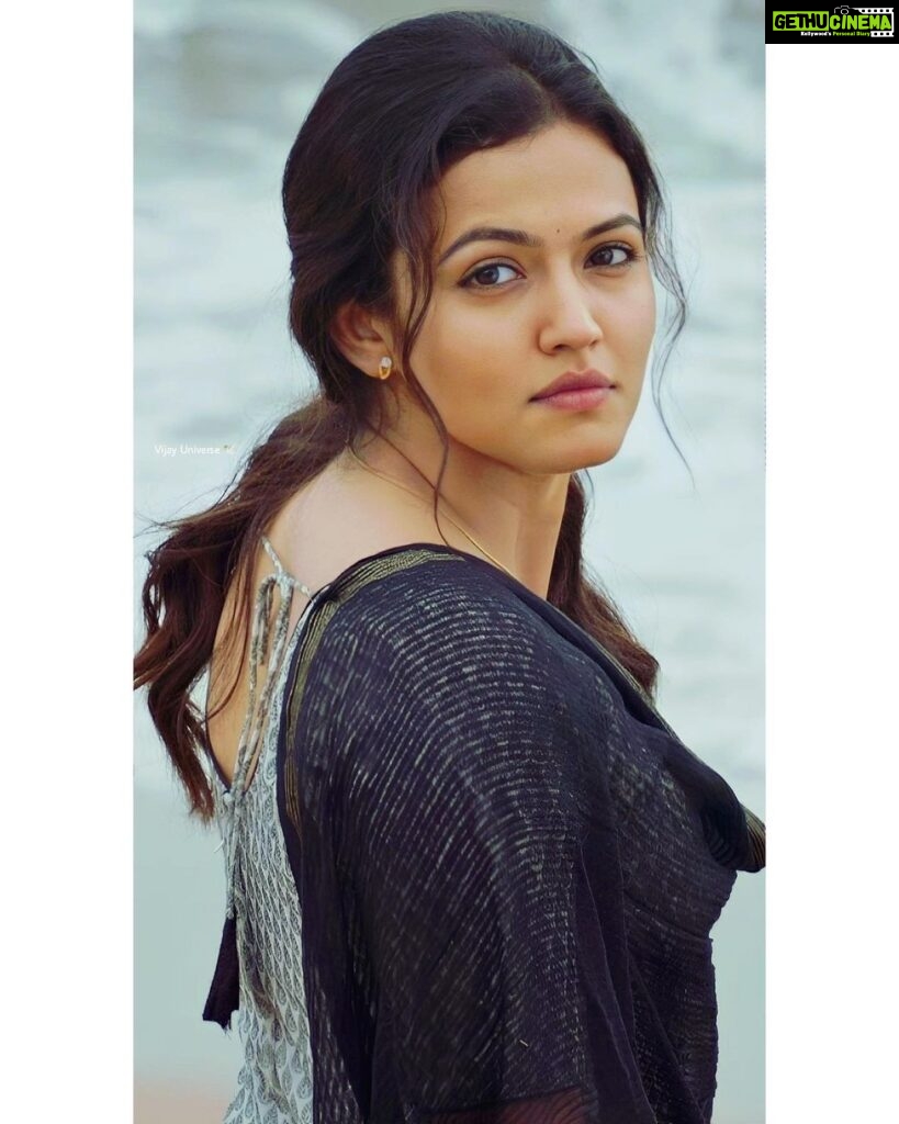 Aparna Das Instagram - #sindhu.. I love her, she was one beautiful soul who loved deeply and trusted her dear ones and just coz of the trust she had to go through so much. This is my favorite character so far, I have so much connect with her. Thank you for loving and accepting her. #dada will always be special ♥ cant get over this film.. but have to move on. Hope to do more good characters like her :) Thank you all 😊🙏♥ #dada