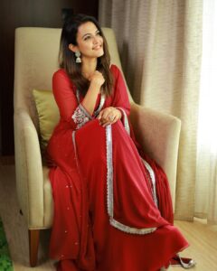 Aparna Das Instagram - ♥️
.
Styling: @gayathribalasubramanian21 
Outfit: @label_afeera
Captured by: @sat_narain @dhivakar_09 & team