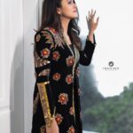 Aparna Das Instagram - Black 🖤 . Outfit @savinidii_official Styling @gayathribalasubramanian21 Make up @kaviyaartistry_off Shot by @crackjackphotography Jewellery @fineshinejewels