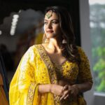 Aparna Das Instagram - 🌻 Outfit @savinidii_official Styling @gayathribalasubramanian21 Make up @kaviyaartistry_off Shot by @crackjackphotography Jewellery @fineshinejewels