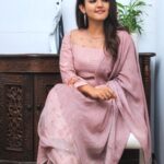 Aparna Das Instagram - Me ☺️ . . Styling: @gayathribalasubramanian21 Costume: @rehanabasheerofficial Pink outfit Earrings: @fineshinejewels Other pic earrings. : @mspinkpantherjewel PC: @kanaastudioz