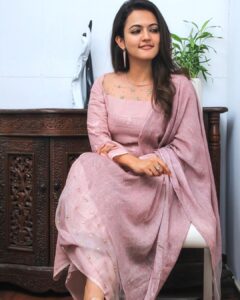 Aparna Das Instagram - Me ☺️
.
.
Styling: @gayathribalasubramanian21 
Costume: @rehanabasheerofficial
Pink outfit Earrings: @fineshinejewels
Other pic earrings. : @mspinkpantherjewel 
PC: @kanaastudioz