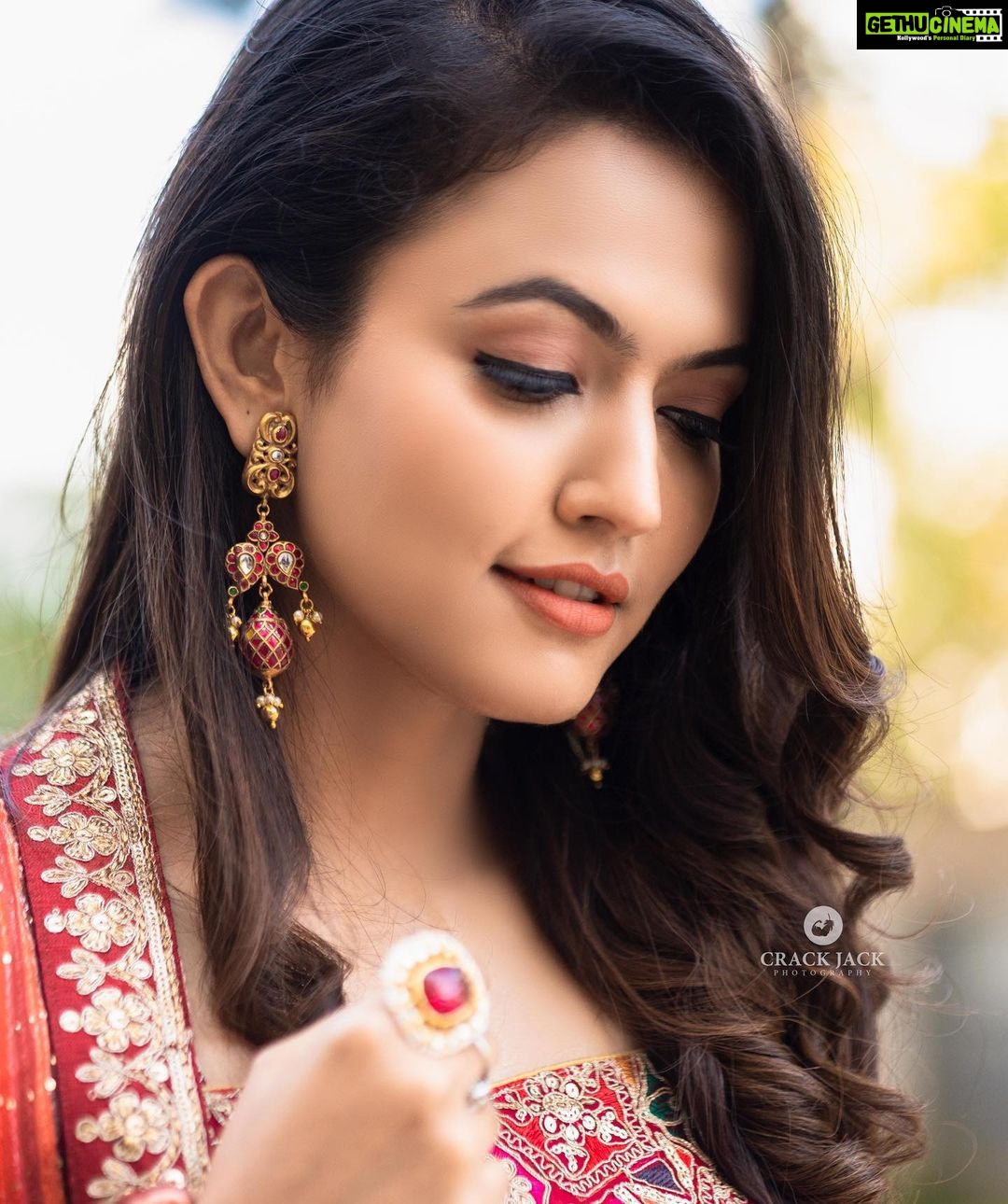 Aparna Das Instagram - You are your own rainbow 🌈 . Styling: @gayathribalasubramanian21 for audio launch of #DADA ♥️ Outfit: @thorkal_couture_official Accessories: @mspinkpantherjewel PC: @crackjackphotography Makeup : @vyshalisundaram_hairstylist