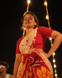 Aparna Das Instagram - Posting few BTS of Kiruttu Kiruttu promo song coz we hit 1 Million on YouTube 😍
#kiruttukiruttu #DADA #1million 
Those who haven’t seen it, link is in my bio.. also this is just a promo song, wait for our film on FEB 10th.. ♥️
Pc : @imsriharikailash 😍