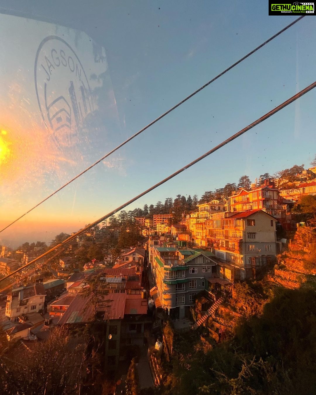 Aparna Das Instagram - Am I dreaming 💭 #beautifuldestinations #shimla #ropeway #city