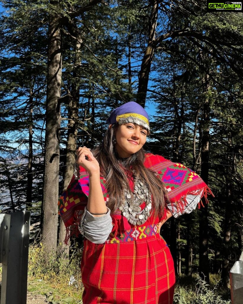 Aparna Das Instagram - That Mandatory click #shimla Rate this look ☺