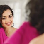 Apsara Rani Instagram – Do the magic✨
.
.
.
TVC ad shoot for coconut hair oil
@rahuldevsorvino 

#tvc #adshoot #ads #apsara #apsararani #hairoil #curlyhair #coconutoil