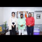 Apsara Rani Instagram – Glad to be meet honourable Minister Kaushal Kishore (Minister of Housing and Urban Affairs of India). 
He launched the poster of our movie ‘PYAARA KULHAD’ and loved the Patriotic song ‘Bharat Mata ki Jay’🙏🏻🇮🇳
Glad to be able to meet him in person and get his blessings for our movie and future endeavours.🙏🏻🇮🇳
Jai Hind🇮🇳 Delhi, India