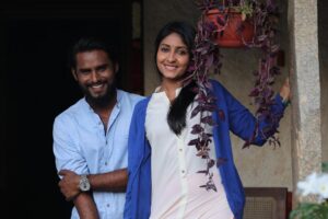 Archana Jois Instagram - #pallavi #ranjith 🤍
ಬದುಕಿನೆಡೆಗೆ ಪ್ರೀತಿಯಿಲ್ಲದವನೇ ಬಡವ.
ಬದುಕು ಬಂದಂತೆ ಸ್ವೀಕರಿಸಿ, ಬದುಕನ್ನ ಪ್ರೀತಿಸುವ ಎರಡು ಶ್ರೀಮಂತ ಜೀವಗಳೇ ರಂಜಿತ್ ಮತ್ತು ಪಲ್ಲವಿ.

Thank you Jagan for introducing these two beautiful lives Pallavi to Ranjith And Ranjith to Pallavi. To cherish for life time.

ಇವಳು ಬದುಕಿಗೆ ಸ್ಫೂರ್ತಿ
ಇವನ ಬದುಕಿದು ಪೂರ್ತಿ
ಇವರು ಅಪರೂಪ
ಇವರು ಪ್ರೀತಿಗೆ ಅನುರೂಪ
ಈ ಸಂಗಮವೇ ಸೃಷ್ಟಿ ಸಂಭ್ರಮ

Thank you all, for all the love You guys showered on Us ! 
Let's celebrate life 
Let's celebrate #𝐡𝐨𝐧𝐝𝐢𝐬𝐢𝐛𝐚𝐫𝐞𝐲𝐢𝐫𝐢𝐨𝐧𝐩𝐫𝐢𝐦𝐞 
@jois_archie @hondisibareyirimovie @sundaycinemas @ramenahalli_jagannatha
#archanajois #naveenshankar #eternallove #divinelove #hondisibareyiri