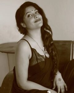 Archana Kavi Instagram - MOHINI

Photographed @jaisonmadany
Styled @sandra_resmi
Outfit @suta_bombay
MUA @merins_remyamerin
Anklet @saltstudio
Editing @salgu_maan
Special thanks @faris_hind @_thomson.george_