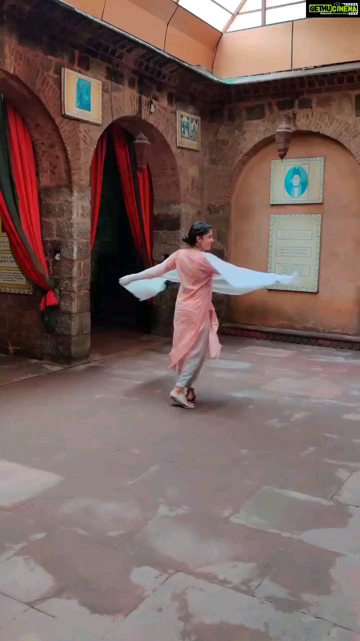 Archana Kavi Instagram - Rediscovering dilli ❤️ . #reelsinstagram #dilli #dillikiladki #travel #delhigram