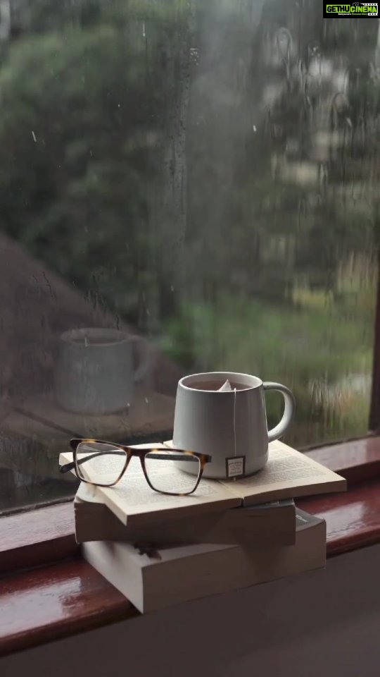 Archana Kavi Instagram - Delhi is pouring and I know you are looking over me pappaa (grandpa) ❤️ #reelsinstagram #reels #rain #delhi #monsoon #delhigram #rainyday #bliss #soulful #reelitfeelit #reelsvideo #reelkarofeelkaro