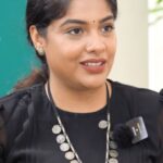 Archana Kavi Instagram - എൻ്റെ അച്ഛനും അമ്മയും എന്നും എന്നോടൊപ്പം...@archanakavi #IAMwithDhanyaVarma #onyoutube #reels #malayalam #instareels #archanakavi #mentalhealth #mentalhealthawareness