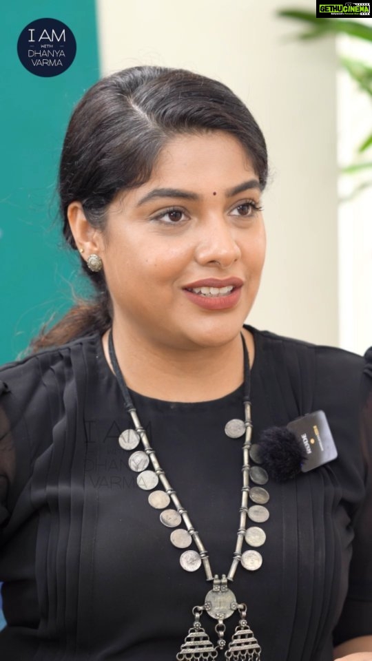Archana Kavi Instagram - എൻ്റെ അച്ഛനും അമ്മയും എന്നും എന്നോടൊപ്പം...@archanakavi #IAMwithDhanyaVarma #onyoutube #reels #malayalam #instareels #archanakavi #mentalhealth #mentalhealthawareness