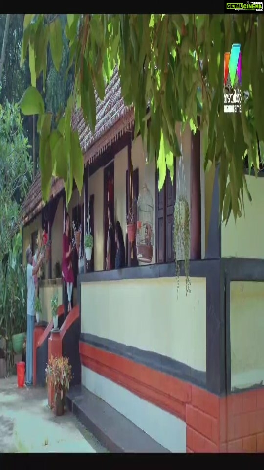 Archana Kavi Instagram - Someone get me a ladder to talk to the Raja #raniraja Kochi, India