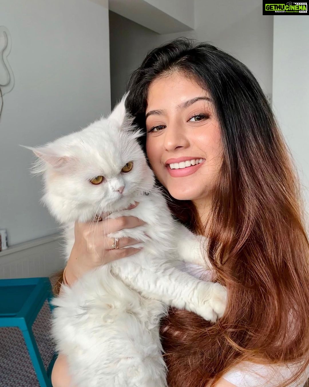 Arishfa Khan Instagram - Those who teach the most about humanity aren’t always human🫶🏻❤️ #oreo