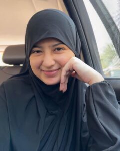Arishfa Khan Instagram - May Allah open the doors of happiness for all of us❤️
Jummah Mubarak✨