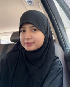 Arishfa Khan Instagram - May Allah open the doors of happiness for all of us❤️
Jummah Mubarak✨