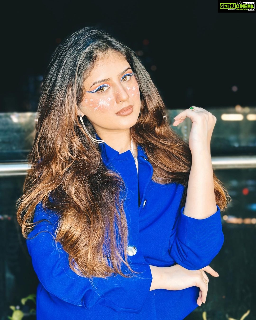 Arishfa Khan Instagram - ππ’ππ’π―π€πͺπ―π¨ π±π°πΈπ¦π³ πΈπͺπ΅π© π¨π³π’π€π¦ππ€