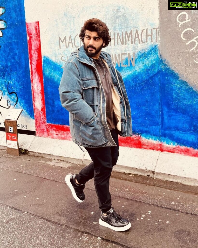 Arjun Kapoor Instagram - Berlin with love ❤️ (literally) 😉