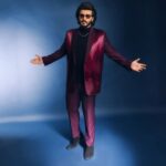 Arjun Kapoor Instagram – Friday night burgundy vibe 😎

Outfit: @rimzimdaduofficial 
Jewellery: @dripproject.co
Stylist: @mohitrai @tarangagarwalofficial
Photographer: @samrat.02
Hair: @bashirsayyed.hair
Make-up: @vickybanatkar