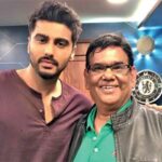 Arjun Kapoor Instagram - I grew up around you satish uncle… u made me laugh on camera & off it… it’s tough to explain what I feel because you were perhaps the happiest part of my childhood memories. Always smiling always had a story to tell always had a moment to recollect… your voice echoes in my ears even now. I’m blessed that we shared screen space in namaste England briefly for me that was an amazing moment to be on screen with u after being a child running around ur sets of prem and roop ki rani choron ka raja… Ur talent everyone knows ur kindness everyone will know thru the stories we all will share from having known u… I feel like I lost a part of my childhood today and I know dad anil chachu Sanjay all of us we miss you. You were are & shall always remain family to all of us. Rest in Peace satish uncle 🙏❤️