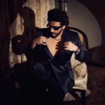 Arjun Kapoor Instagram – The limit is 10, photos or videos. #iykyk 😉

Last night @feminaindia’s #BeautifulIndians2023

Styled by: @mohitrai @tarangagarwalofficial
Photographer: @vidhigodha
Assisted by: @pragya.ksingh 
Outfit: @alterx.x
Jewellery: @shopzillionaire @inoxjewelryin
Glasses: @prada 
Hair: @bashir.hair
Makeup: @vickybanatkar
