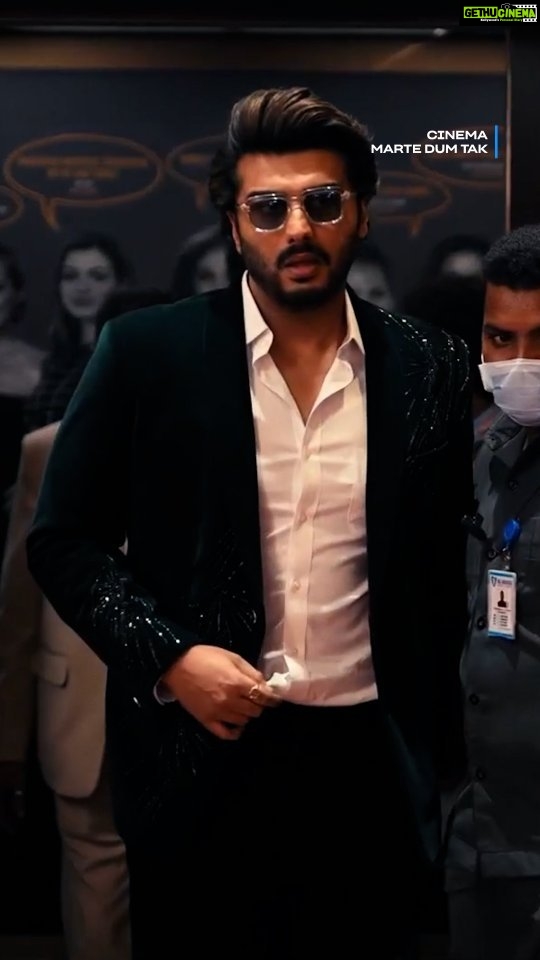 Arjun Kapoor Instagram - A true fan of cinema #PrimeGoesPulp #CinemaMarteDumTak, watch now
