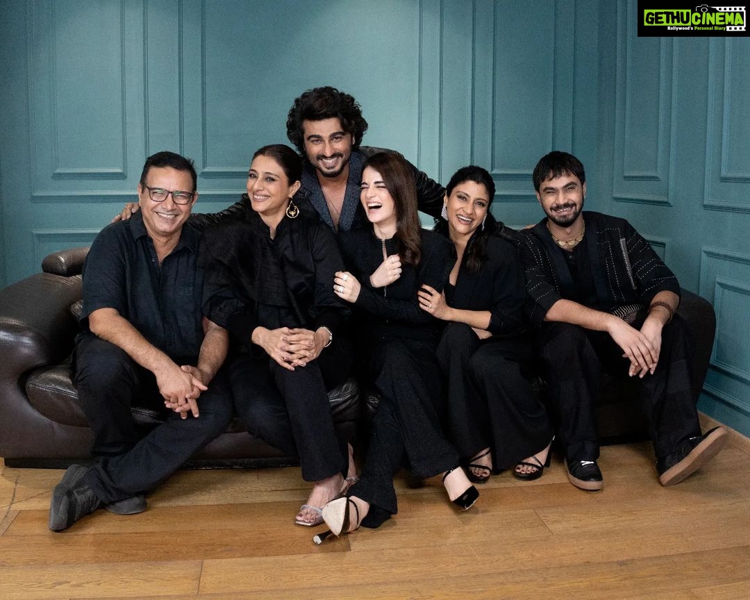 Arjun Kapoor Instagram - The Kaalakaars of #Kuttey! 🦴 See you all in cinemas from 13th Jan. 🔥 @tabutiful @naseeruddin49 @konkona #KumudMishra @radhikamadan @bhar_ul_shar @aasmaanbhardwa #BhushanKumar #LuvRanjan @vishalrbhardwaj @gargankur82 @rekha_bhardwaj @luv_films @vbfilmsofficial @tseries.official @tseriesfilms @shivchanana