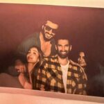 Arjun Kapoor Instagram - A night out with the family for #TheNightManager ✨🤓 @malaikaaroraofficial @sonamkapoor @adityaroykapur @rheakapoor @anilskapoor @vaishnavpraveen @thehouseofpixels @amaker7