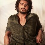 Arjun Kapoor Instagram - Being dressed well is a part of my #lifestyle. 😉 @lifestyleasiaindia @rahulgangs_ @thehouseofpixels @rahulvijay1988 #fashion #mensfashion #casual #style
