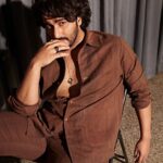 Arjun Kapoor Instagram - Being dressed well is a part of my #lifestyle. 😉 @lifestyleasiaindia @rahulgangs_ @thehouseofpixels @rahulvijay1988 #fashion #mensfashion #casual #style