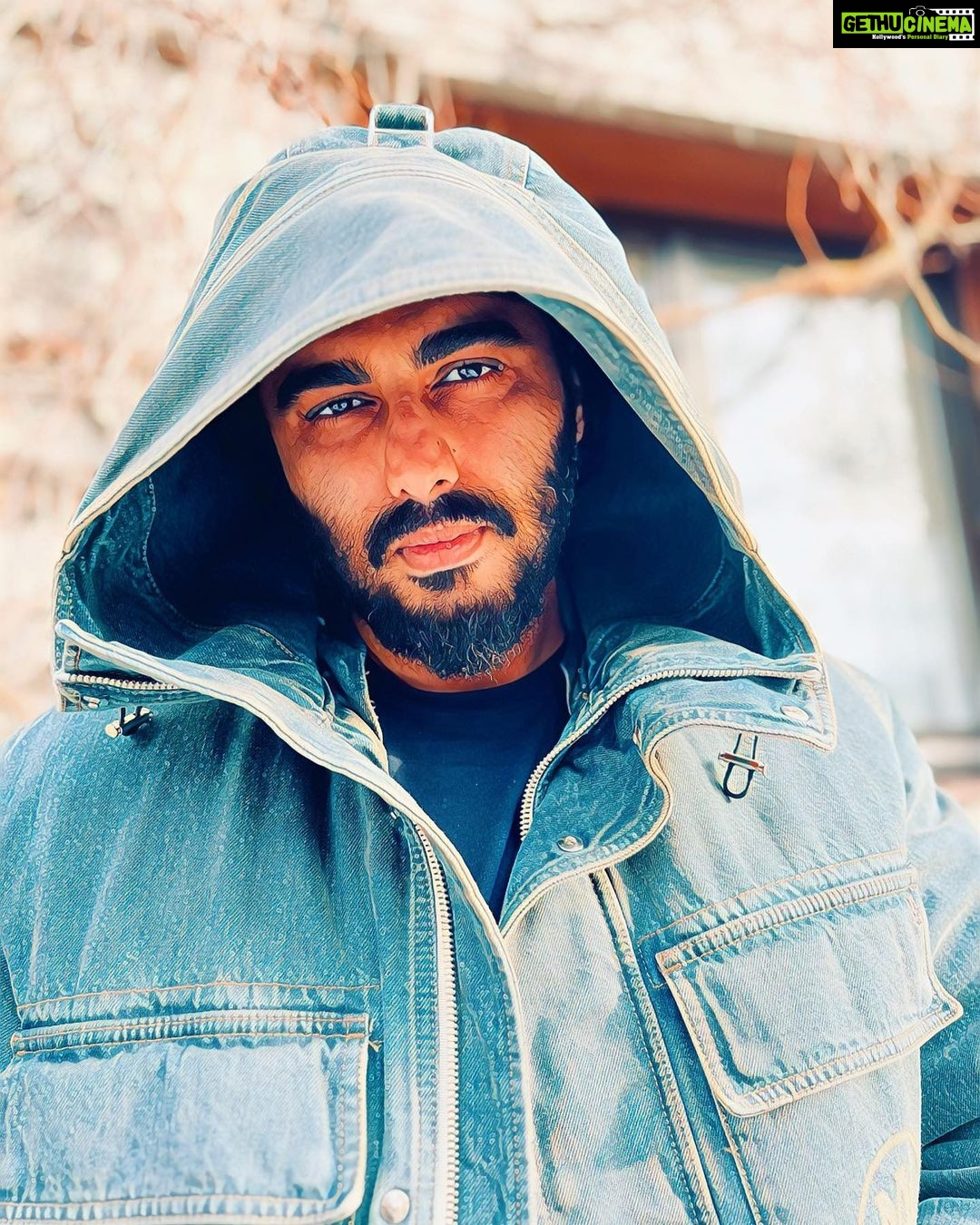 Arjun Kapoor Instagram - But what really matters is what's under the hood, and without continued attention to routine maintenance and repairs, it isn't long before the same old engine spoils the new ride. William Cope Moyers π· - @malaikaaroraofficial Austria