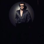 Arjun Kapoor Instagram – The limit is 10, photos or videos. #iykyk 😉

Last night @feminaindia’s #BeautifulIndians2023

Styled by: @mohitrai @tarangagarwalofficial
Photographer: @vidhigodha
Assisted by: @pragya.ksingh 
Outfit: @alterx.x
Jewellery: @shopzillionaire @inoxjewelryin
Glasses: @prada 
Hair: @bashir.hair
Makeup: @vickybanatkar