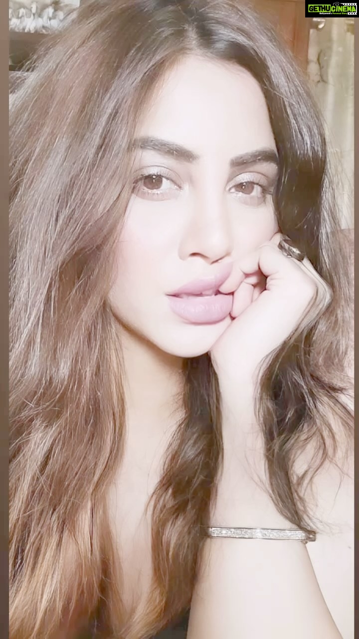 Arshi Khan Instagram - Jaise teri ADAAA #arshikhan #arshi #reels #reelsinstagram #reelsvideo #reelitfeelit #reelsindia #reelkarofeelkaro