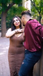 Arshi Khan Instagram - Kya hai khoobi 🙈🙈🙈 #arshikhan #eshanmasih #reelsinstagram #reelsvideo #reelitfeelit #reelsindia @eshanmasihchrist