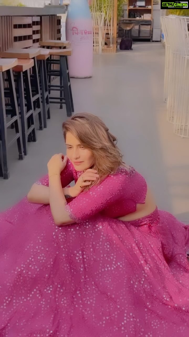 Arti Singh Instagram - Dekhti Tera raasta 💕