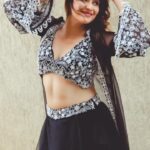 Arti Singh Instagram - Embracing black 🖤 Wearing @officialsdcouture @subarana.devendran Clicked by @iam_kunalverma