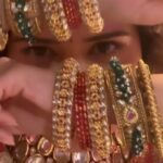 Arti Singh Instagram - Chandra ❤️ naam mein bhale hi chand ho 🔥aag hum suraj wali rakhe hain 💕