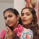 Arti Singh Instagram - Tameez se baat karo 😑😑😑😑