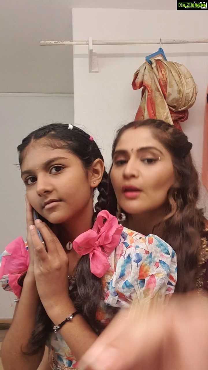 Arti Singh Instagram - Tameez se baat karo 😑😑😑😑