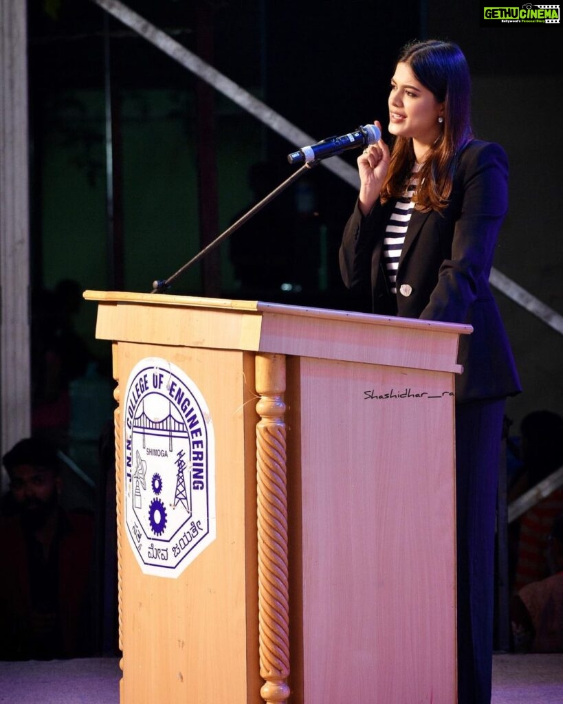 Asha Bhat Instagram - Attended the JNNCE college fest in Shivamogga as a guest. What a vibrant and energetic crowd! I urged them to dream big come what may. To develop adversity quotient! Build resilience by learning new skills. But wherever you go, keep Bharat in your heart at all times! #ashakiasha
