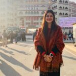 Asha Bhat Instagram - Vande Mataram 🙏🇮🇳 I convey my gratitude to #BSF personnel and their families on #BSFRaisingDay2022 . Their committment to secure the borders & the interiors during natural disasters is an example of balance for all of us to learn. BSF is indeed the first wall of defence. Had an incredible experience to witness the beating retreat ceremony at the Attari border , which i will cherish forever.. @bsf_india Jai Hind!