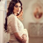 Asha Bhat Instagram - Last one from this series 😊 Photography @deepak_vijay_photography Outfit @samyakksarees @samyakkclothing Jewellery @aabushanjewellery1941 Styling @smitha_prakash19 Makeup @neha_chinnappa