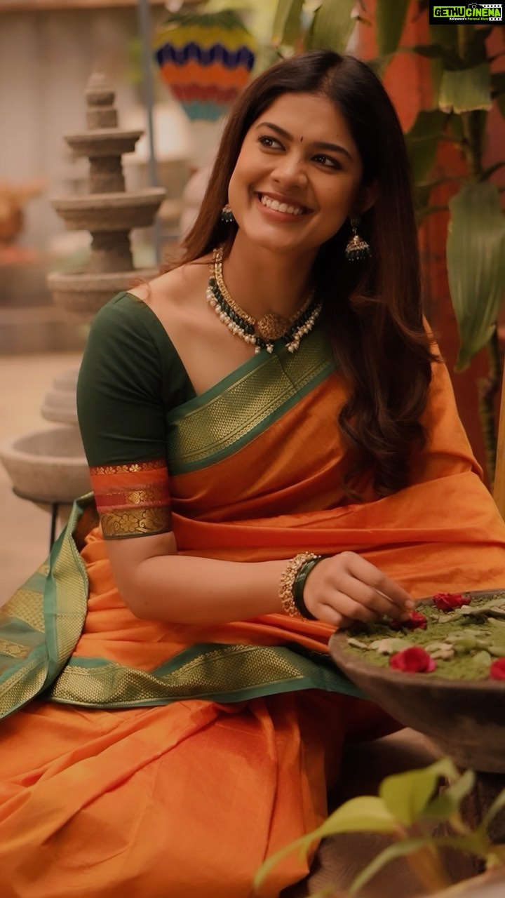 Asha Bhat Instagram - ಇದು ನನ್ನ ಸೀರೆಯ ಕಥೆ 🧡 @nerige.story