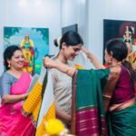 Asha Bhat Instagram - I was happy to attend "Gudiya Sambhrama," a temple festival that has been held in Bengaluru for years now. Inaugurated their art exhibition & highlighted the close relationship between Kala & Dharma. Not only art be preserved, but also a a cultural space space must be built to appreciate art. Thank you @heritageparampara Vijaylakshmi Mam🙏 #gudiyasambhrama