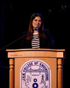 Asha Bhat Instagram - Attended the JNNCE college fest in Shivamogga as a guest. 
What a vibrant and energetic crowd! I urged them to dream big come what may. 
To develop adversity quotient! Build resilience by learning new skills.

But wherever you go, keep Bharat in your heart at all times! 

 #ashakiasha