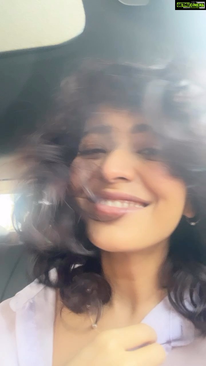 Asha Negi Instagram - It’s a play date with my hair today!🦋