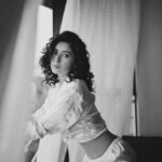 Asha Negi Instagram - For your eyes only..XoXo🤎 . @bharat_rawail @lakshetamodgil @aartigupta5565
