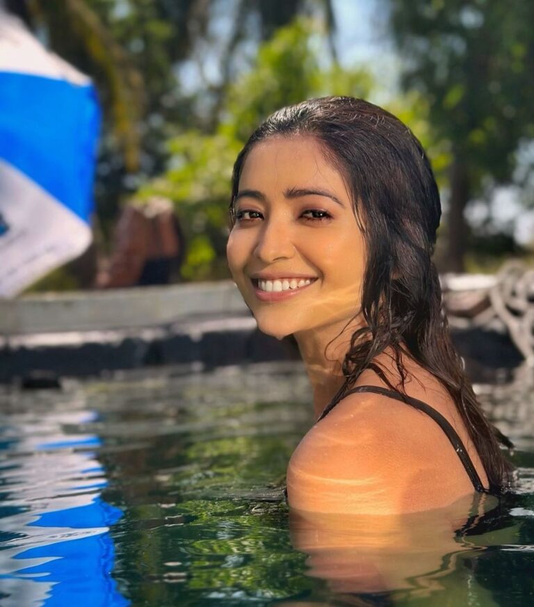 Asha Negi Instagram - It’s too much summer to do hot girl summer right now! 🥵☀️🙅‍♀️😂